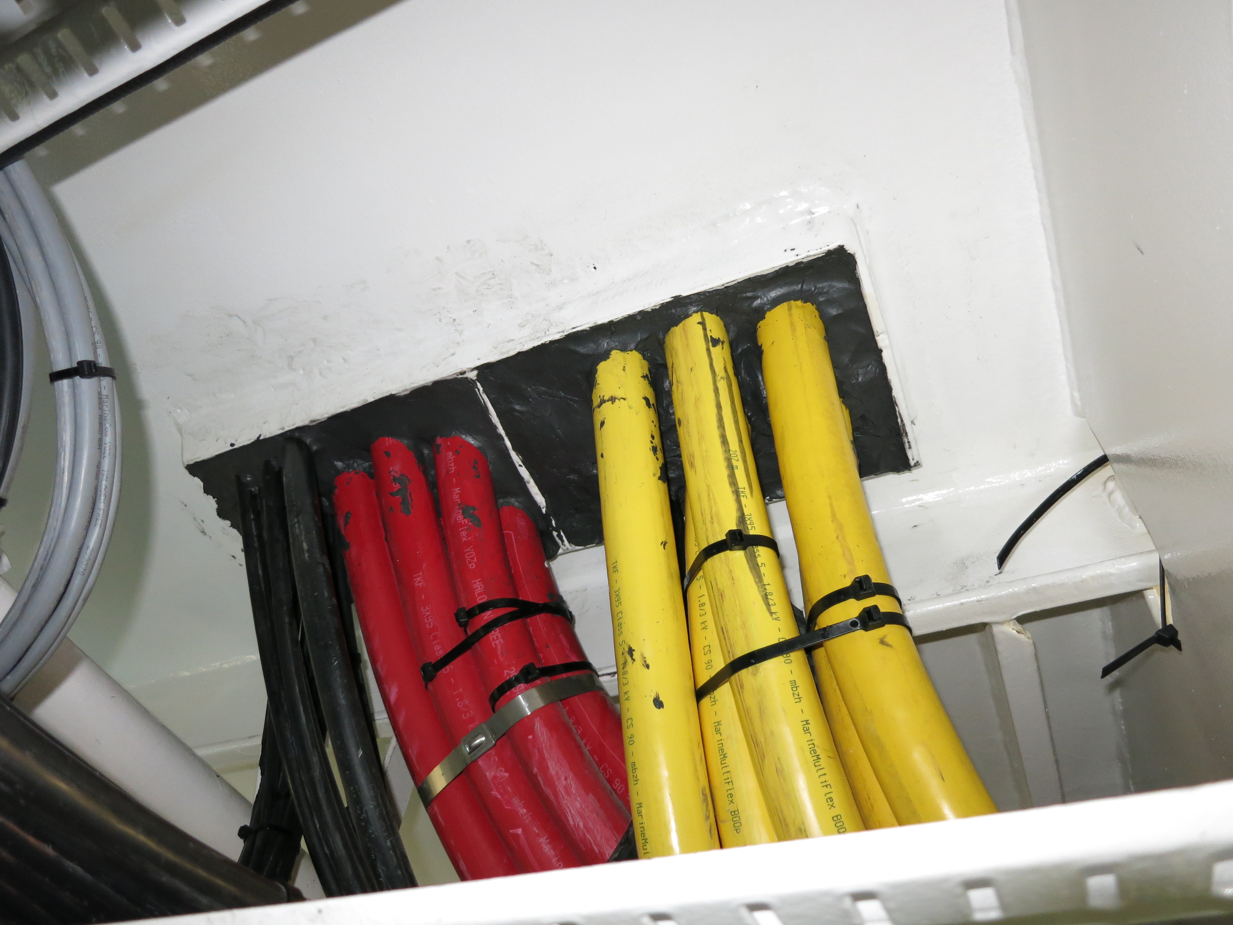 VERTIKAL.KABEL